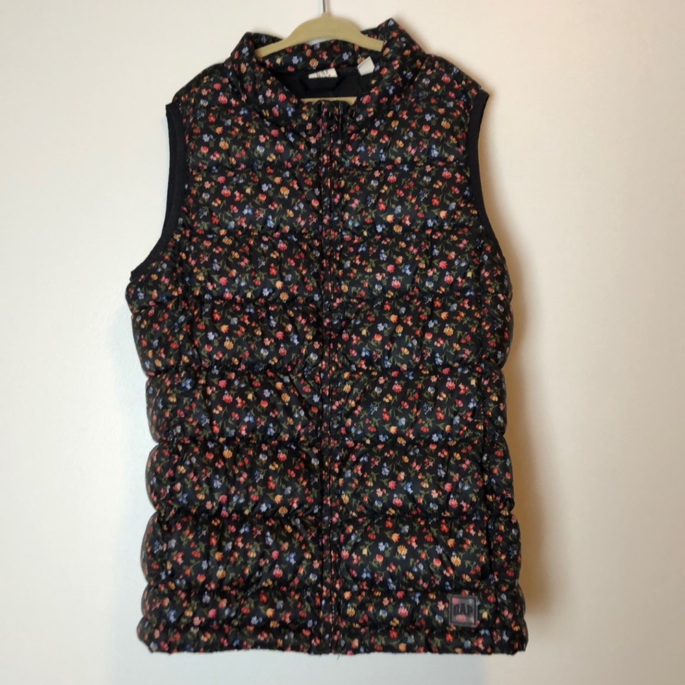 GAP l Black & Floral Down Alternative Puffer Vest